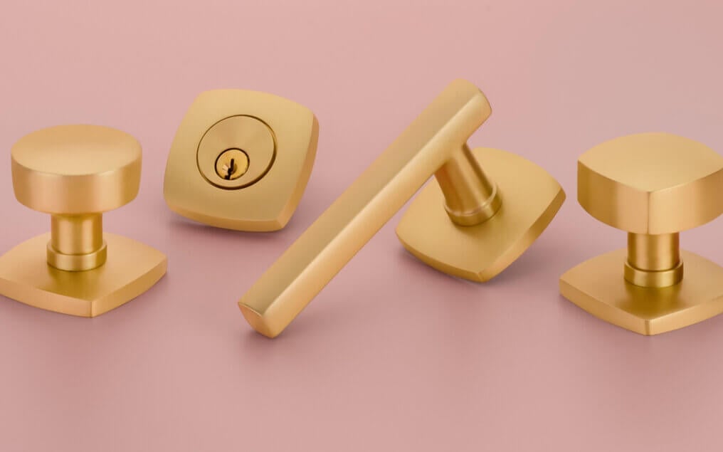 Urban_Modern_US4_Pink_BG-1016x635