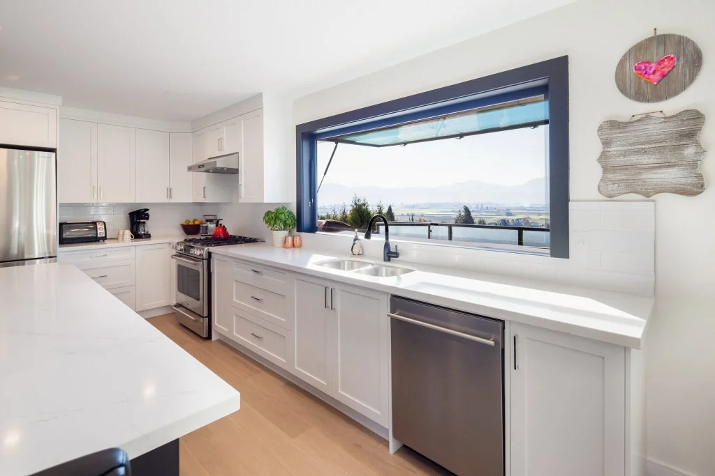 Large opening window wall for indoor-outdoor living